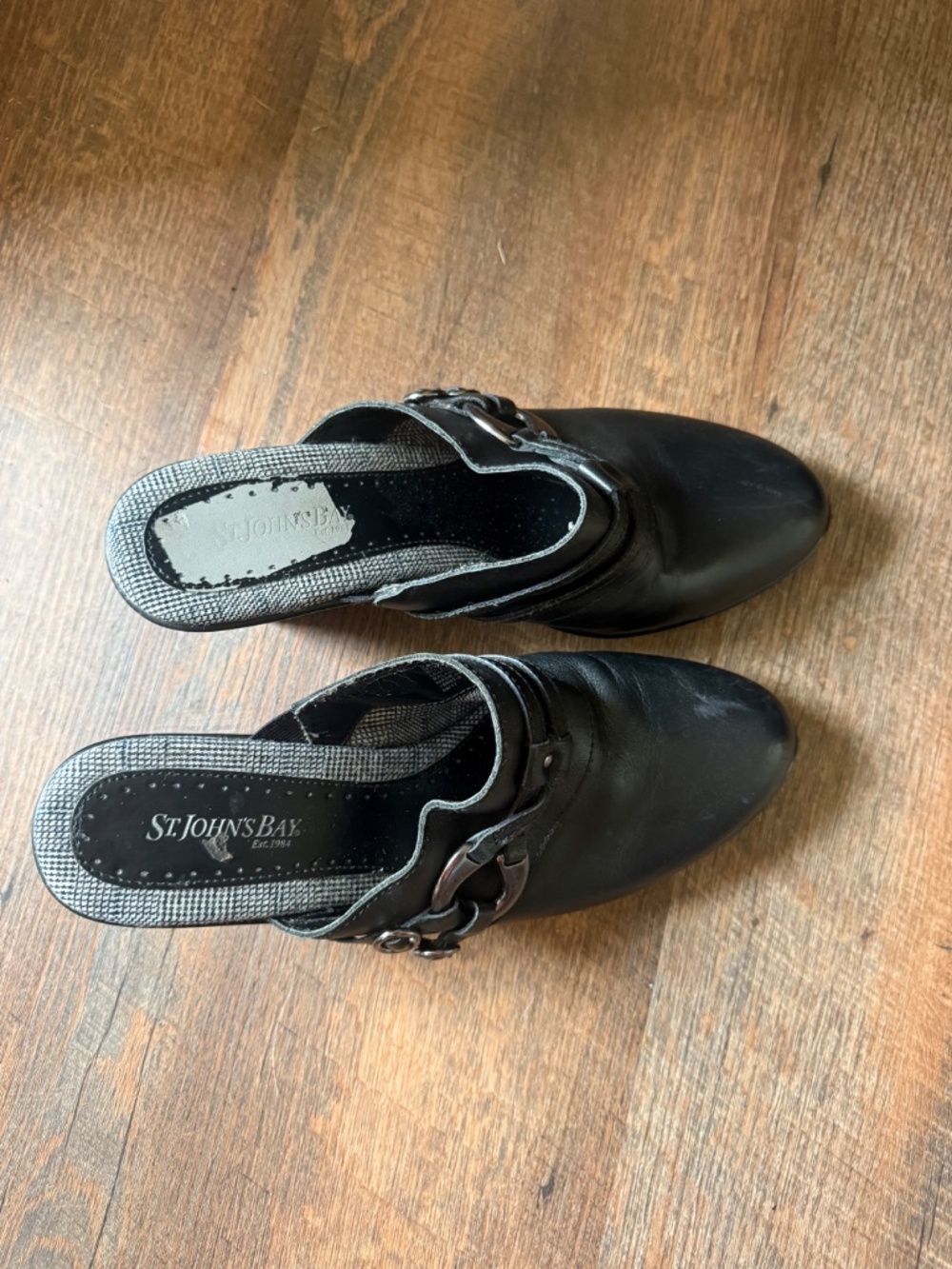 Clogs - Picture 3 of 4